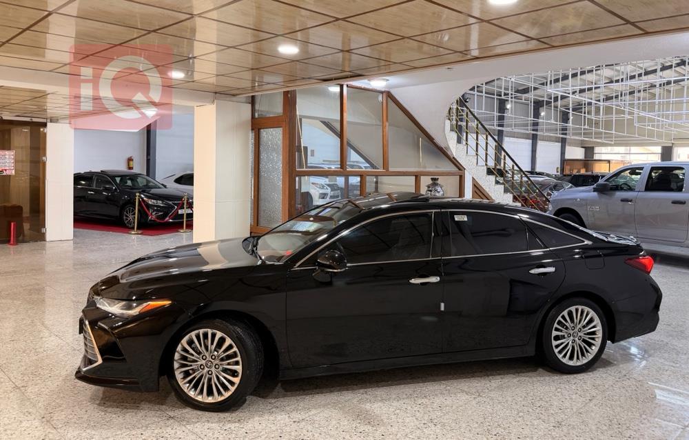 تويوتا أفالون